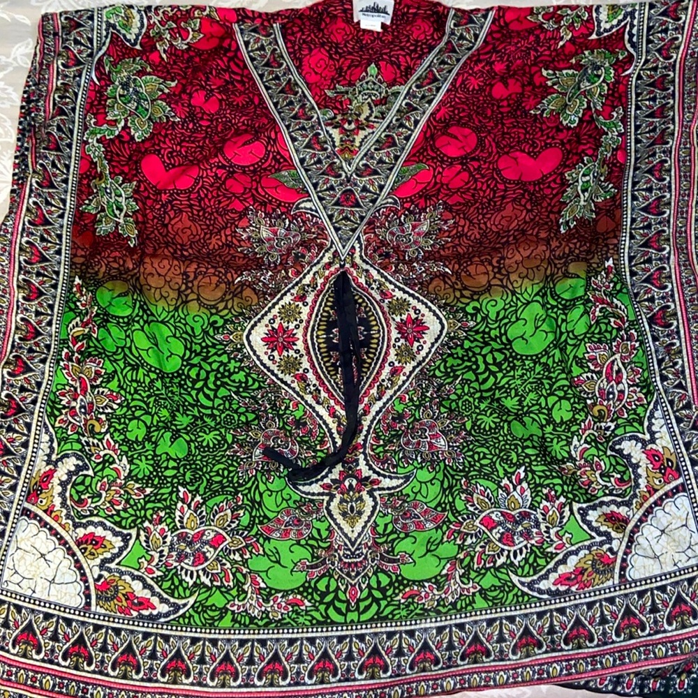 Multicolored with beautiful pattern. Metropolitan beautiful comfy tunic top.
